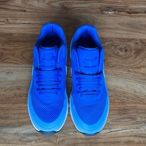 Nike Air Max: Unmatched Comfort and Style in Excellent Condition! Woman 7.5 US